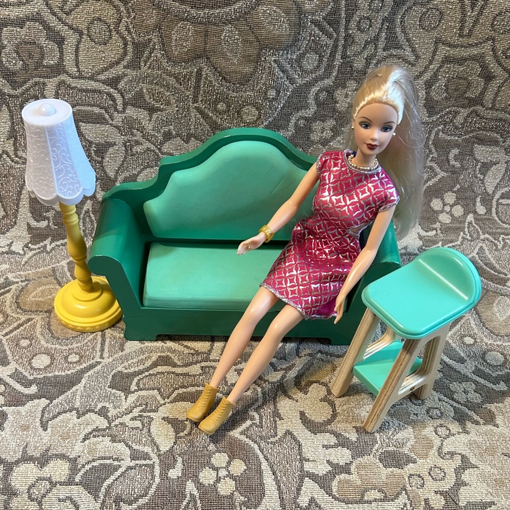 KidKraft Wooden Barbie - Sized Dollhouse Furniture: Couch, Working Lamp & Stool